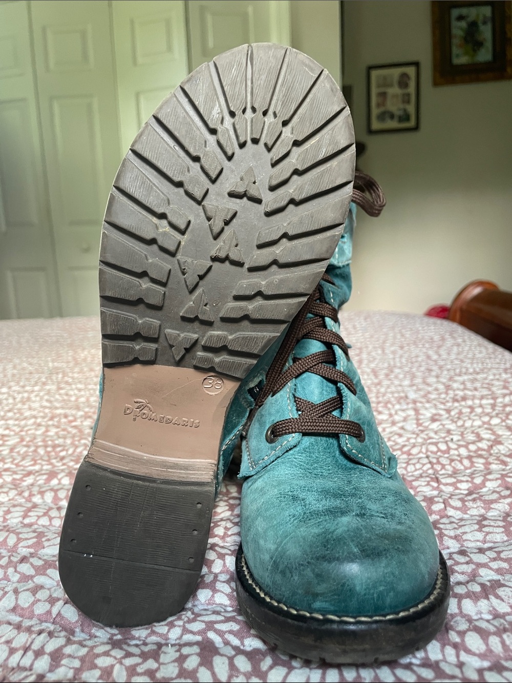 Dromedaris Women's Green and Blue Boots